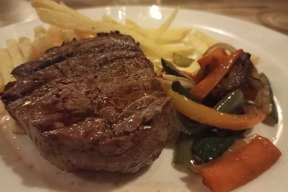 Carne a la brasa - parrilla de Cortijo Paco, Cómpeta